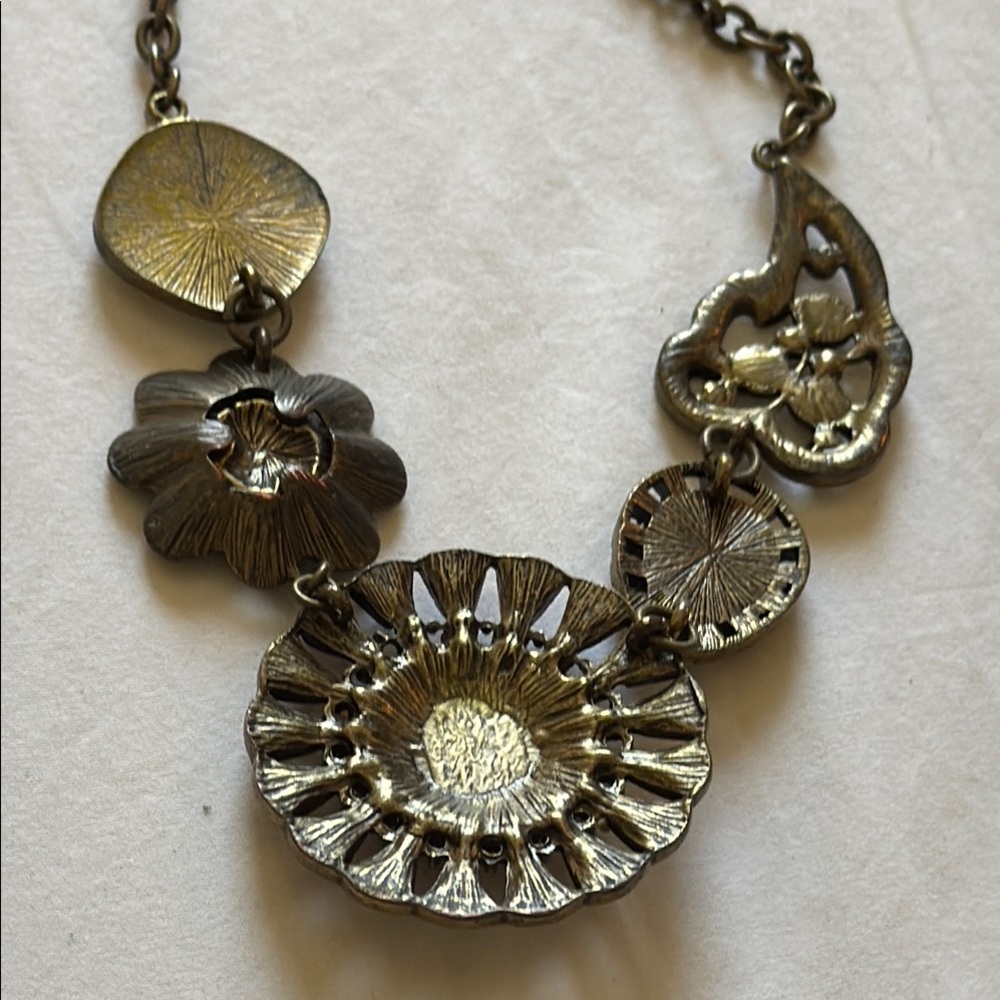 Park Lane Statement Necklace w/Original Box Gold Tine Rhinestone Floral Necklace - Picture 7 of 13